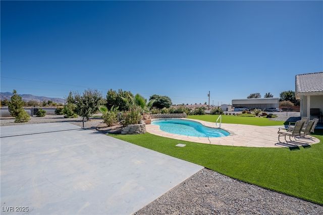 2501 South Mallard Avenue, Pahrump, NV 89048