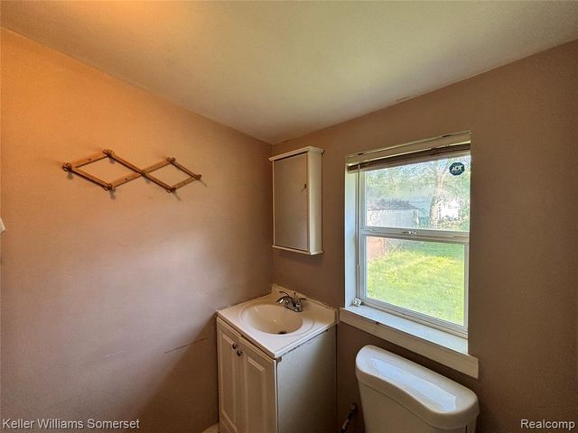 7275 Chalmers Avenue, Warren, MI 48091
