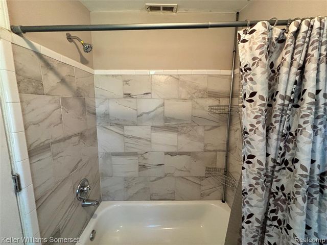 7275 Chalmers Avenue, Warren, MI 48091