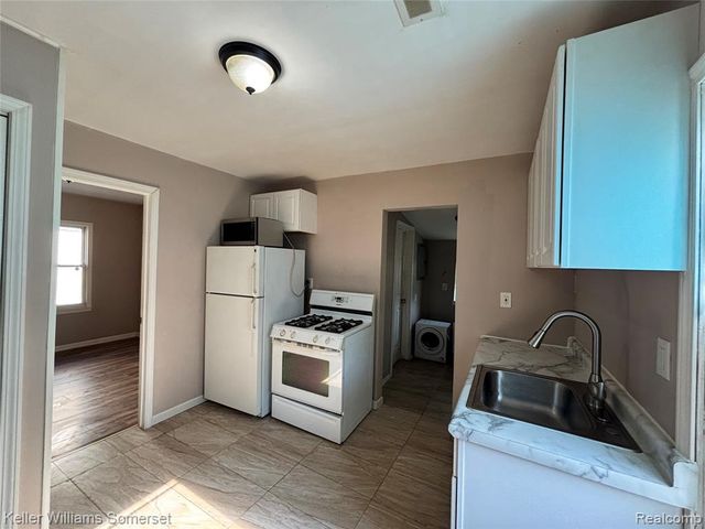 7275 Chalmers Avenue, Warren, MI 48091