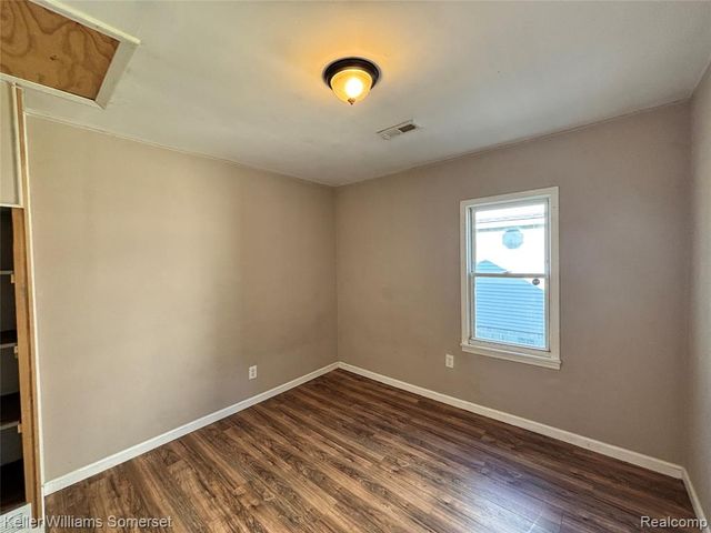 7275 Chalmers Avenue, Warren, MI 48091