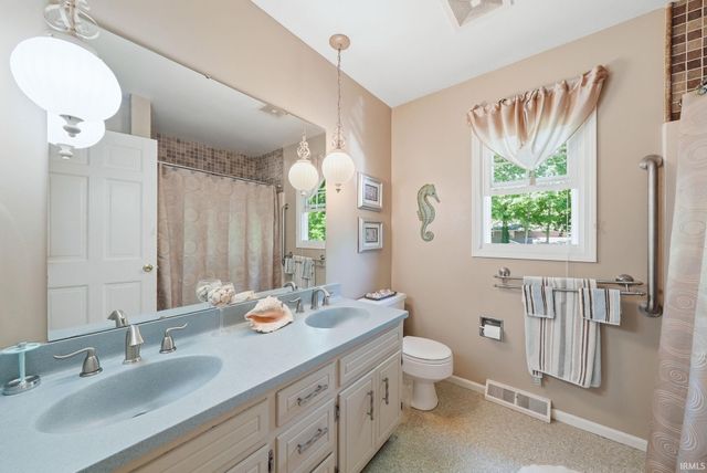 8219 Quincy Court, Fort Wayne, IN 46835