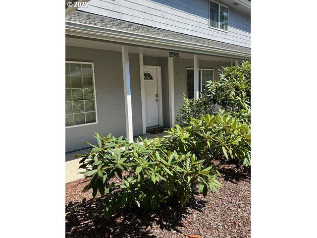 1150 HEMLOCK St C-11, Florence, OR 97439