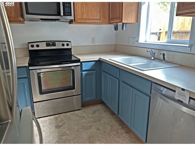 1150 HEMLOCK St C-11, Florence, OR 97439