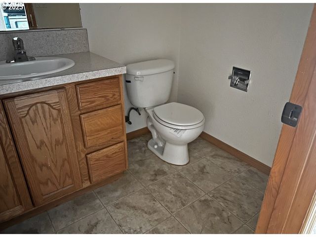 1150 HEMLOCK St C-11, Florence, OR 97439