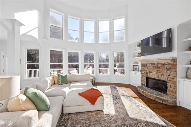 148 Montvale Drive, Hoschton, GA 30548