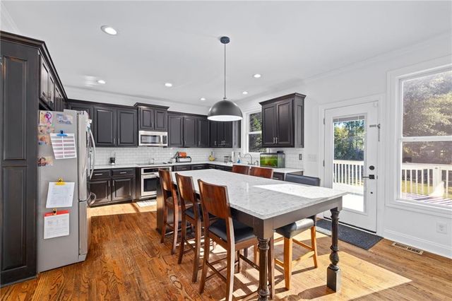 148 Montvale Drive, Hoschton, GA 30548