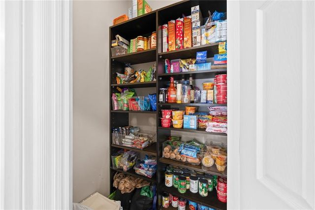 148 Montvale Drive, Hoschton, GA 30548