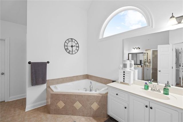 148 Montvale Drive, Hoschton, GA 30548