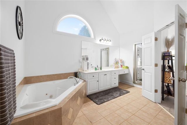 148 Montvale Drive, Hoschton, GA 30548