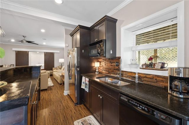 148 Montvale Drive, Hoschton, GA 30548