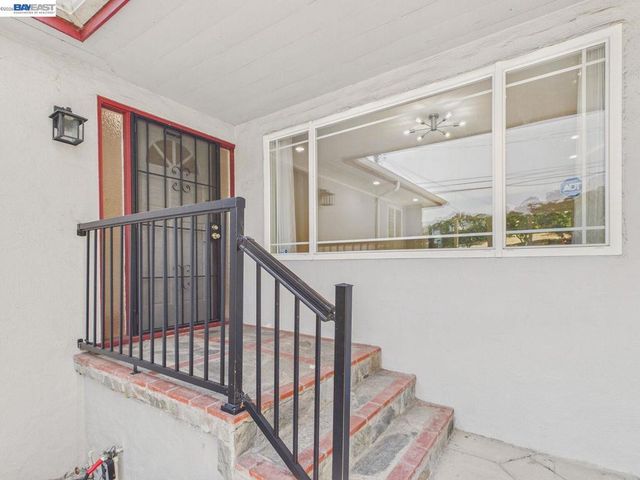 4015 Rusting Ave, Oakland, CA 94605