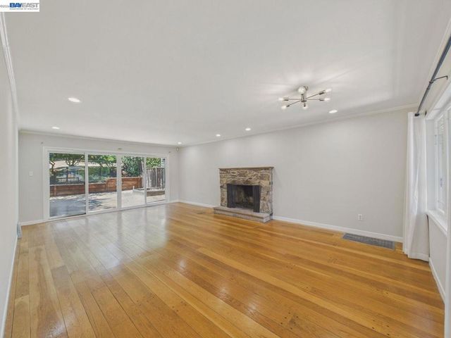 4015 Rusting Ave, Oakland, CA 94605