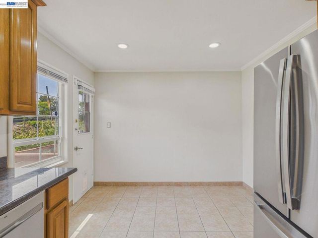 4015 Rusting Ave, Oakland, CA 94605