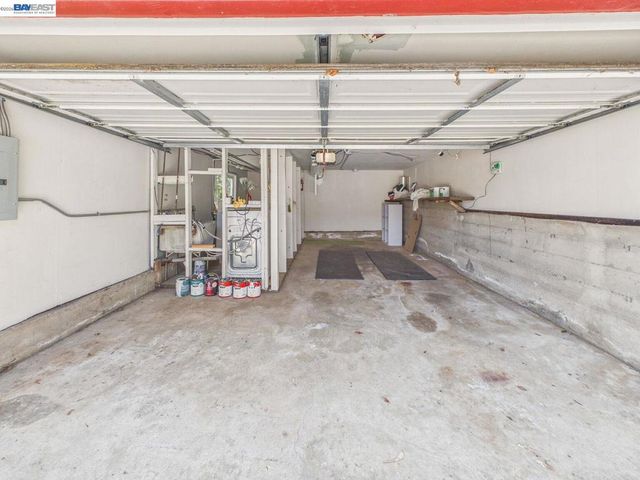 4015 Rusting Ave, Oakland, CA 94605