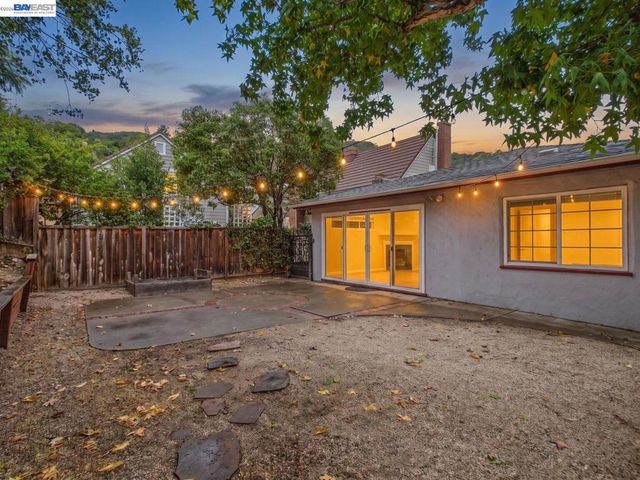 4015 Rusting Ave, Oakland, CA 94605