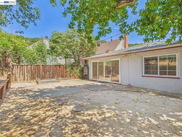 4015 Rusting Ave, Oakland, CA 94605