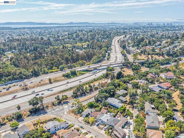 4015 Rusting Ave, Oakland, CA 94605