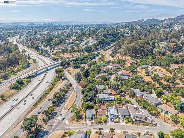 4015 Rusting Ave, Oakland, CA 94605