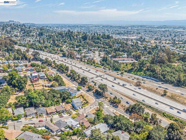 4015 Rusting Ave, Oakland, CA 94605