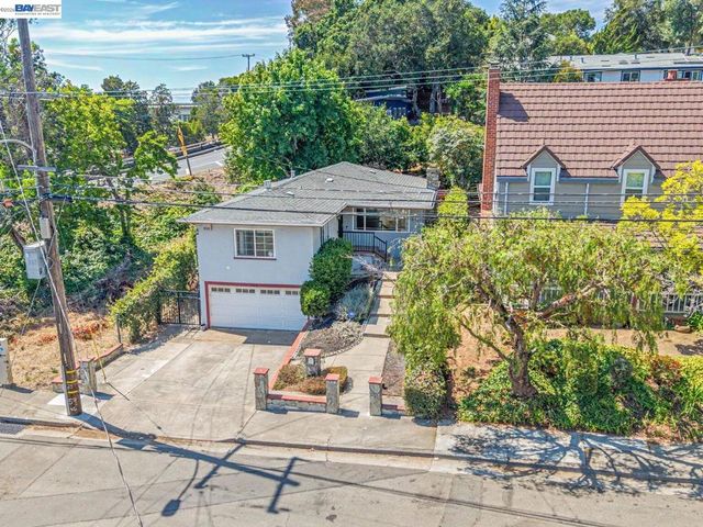 4015 Rusting Ave, Oakland, CA 94605