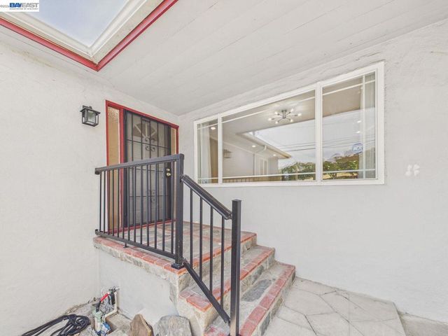 4015 Rusting Ave, Oakland, CA 94605