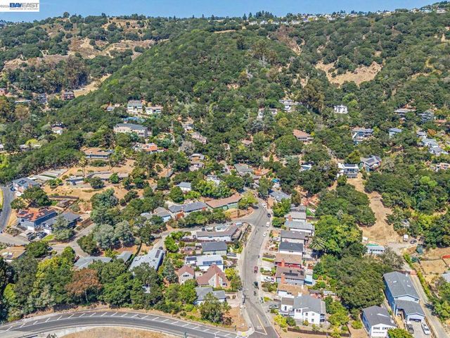 4015 Rusting Ave, Oakland, CA 94605