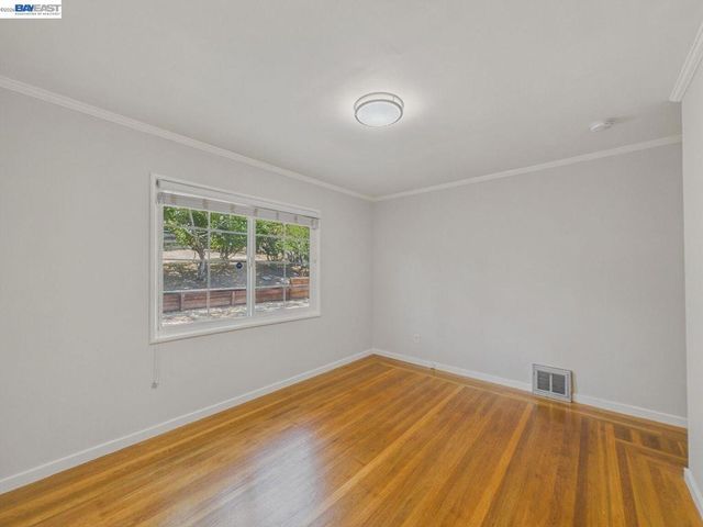 4015 Rusting Ave, Oakland, CA 94605
