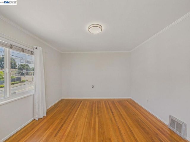 4015 Rusting Ave, Oakland, CA 94605