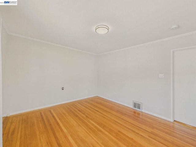 4015 Rusting Ave, Oakland, CA 94605