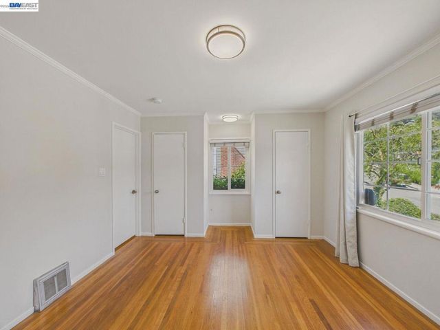 4015 Rusting Ave, Oakland, CA 94605