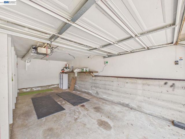 4015 Rusting Ave, Oakland, CA 94605