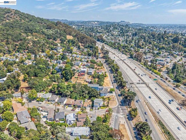 4015 Rusting Ave, Oakland, CA 94605