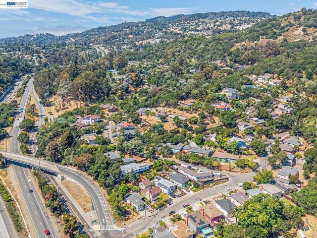 4015 Rusting Ave, Oakland, CA 94605