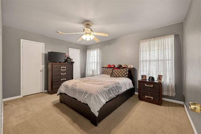12002 S Christophers Walk Court, Houston, TX 77089