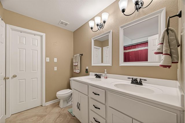 12002 S Christophers Walk Court, Houston, TX 77089