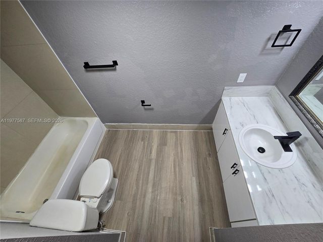 12555 NW 11th Way 103, Miami, FL 33182