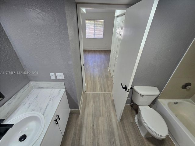 12555 NW 11th Way 103, Miami, FL 33182