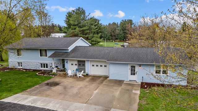 3412 Briar, Osseo, MI 49266