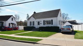6 Sullivan Road, Farmingdale, NY 11735