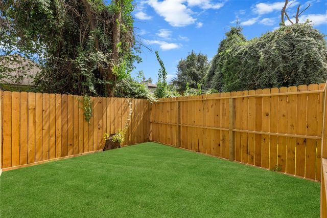 6812 Tuskegee Street A, Houston, TX 77091