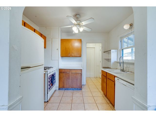 2223 Se 139th Ave, Portland, OR 97233