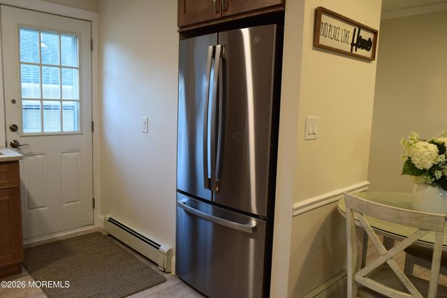 16 Mount Katadin Drive, Toms River, NJ 08753