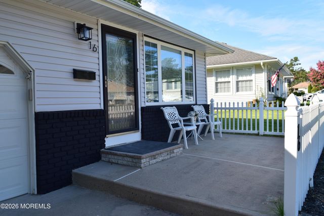 16 Mount Katadin Drive, Toms River, NJ 08753