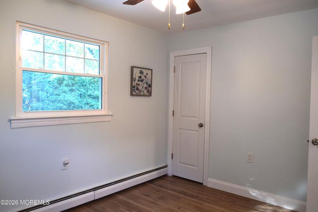 16 Mount Katadin Drive, Toms River, NJ 08753