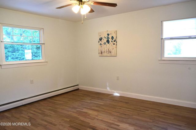 16 Mount Katadin Drive, Toms River, NJ 08753