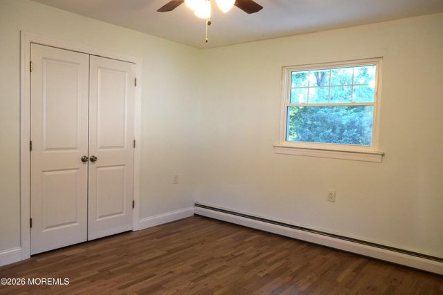16 Mount Katadin Drive, Toms River, NJ 08753