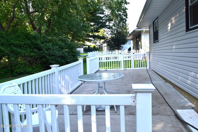 16 Mount Katadin Drive, Toms River, NJ 08753