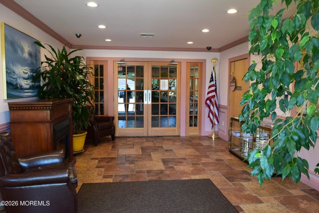 16 Mount Katadin Drive, Toms River, NJ 08753