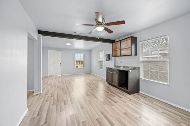 5617 Blackmore Avenue, Fort Worth, TX 76107